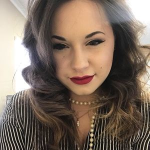 Meet your Posher, Cassandra